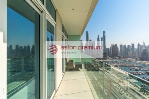 Apartment de 3 dormitorios en EMAAR Beachfront, UAE No. 137629 6