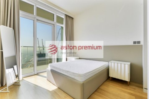 Apartment de 3 dormitorios en EMAAR Beachfront, UAE No. 137629 24