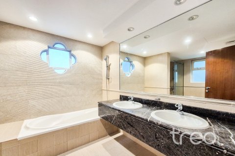 Villa de 4 dormitorios en Jumeirah Islands, UAE No. 173808 8