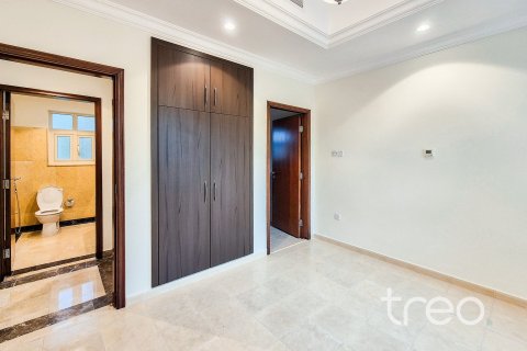 Villa de 4 dormitorios en Jumeirah Islands, UAE No. 173808 16