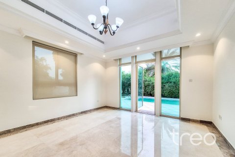 Villa de 4 dormitorios en Jumeirah Islands, UAE No. 173808 3