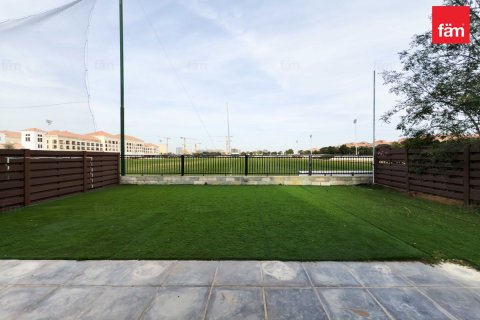 Вилла с 4 спальнями в Дубай, ОАЭ №141521 16