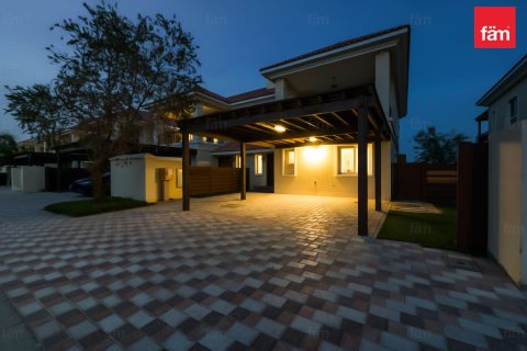 Вилла с 4 спальнями в Дубай, ОАЭ №141521 10