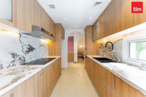 Таунхаус с 3 спальнями в Дубай, ОАЭ №141519 13