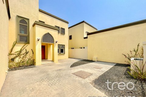 Villa de 3 dormitorios en Jumeirah Park, UAE No. 173926 16