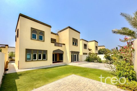 Villa de 3 dormitorios en Jumeirah Park, UAE No. 173926