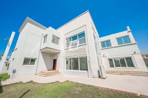 Вилла с 6 спальнями №129461 3