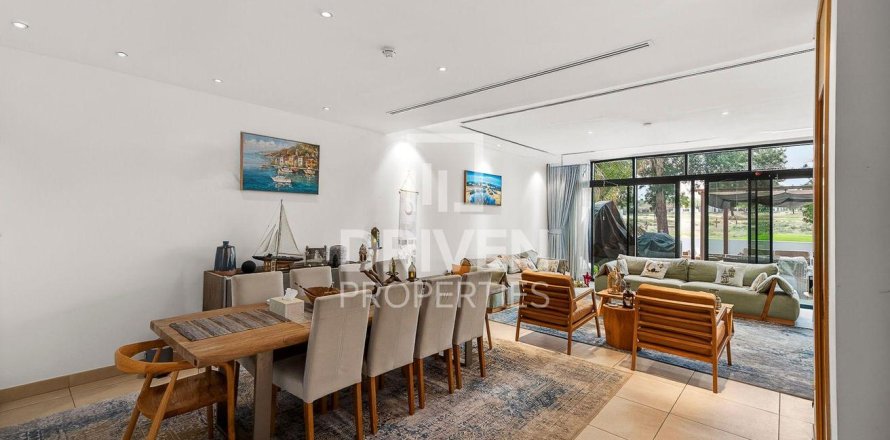 4 غرف نوم تاون هاوس في Jumeirah Luxury, الإمارات العربية المتحدة رقم 193508