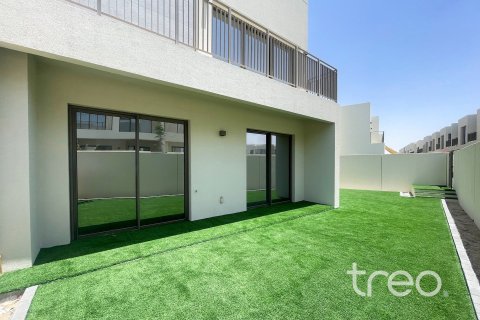 4 bedrooms Villa in EMAAR South, UAE No. 203881 18