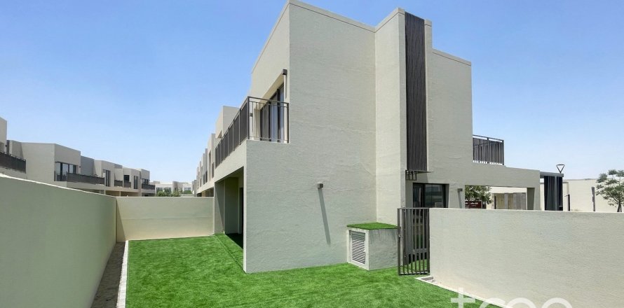4 bedrooms Villa in EMAAR South, UAE No. 203881