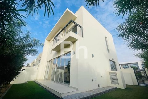Villa de 4 dormitorios  No. 114624 2