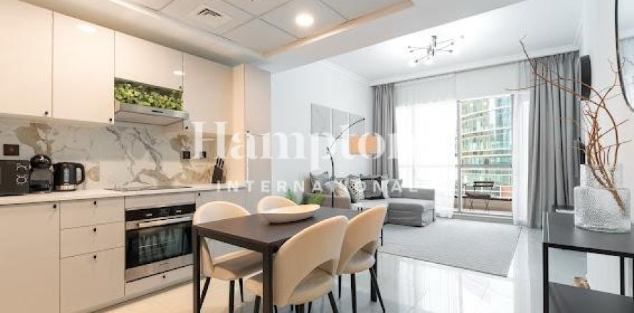 Apartment de 1 dormitorio en The Address Dubai Marina, UAE No. 136091