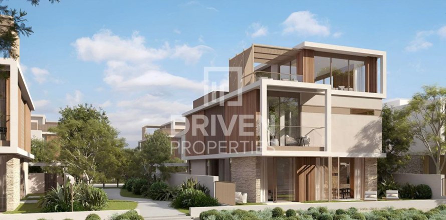 Villa de 6 dormitorios en Dubai Land, UAE No. 189920