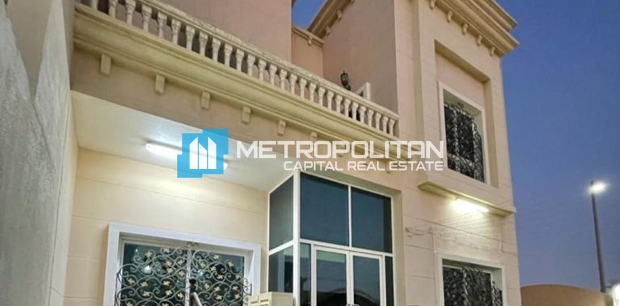 Villa de 12 dormitorios en Khalifa City, UAE No. 90949