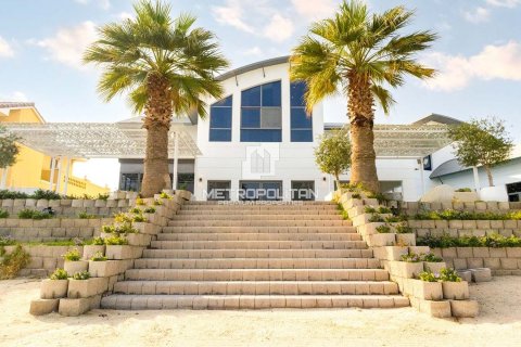 Вилла с 6 спальнями №128449 2