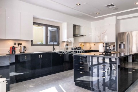 Вилла с 6 спальнями №128449 11