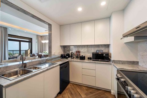 Квартира с 3 спальнями в Умм-Сукейм, ОАЭ №147001 9