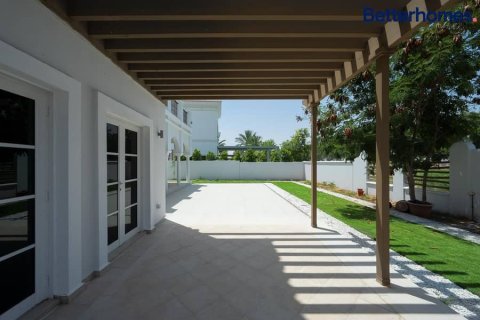 Villa de 4 dormitorios  No. 114849 26