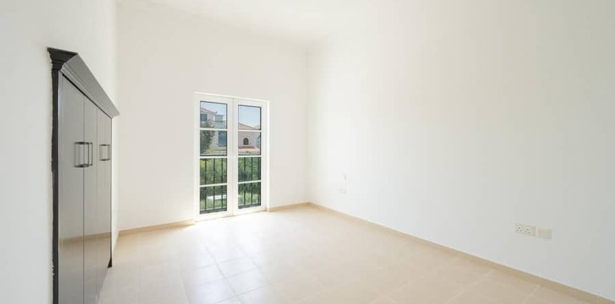 Villa de 4 dormitorios  No. 114849