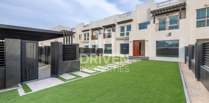 Villa de 5 chambres à Al Quoz, UAE No. 84143