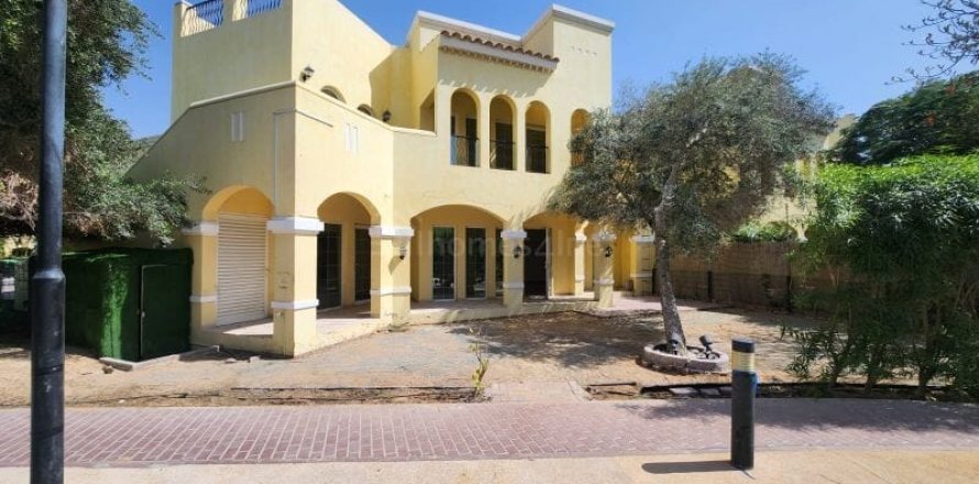 2 bedrooms Apartment in Dubai Land, UAE No. 163049