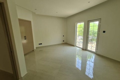 2 bedrooms Apartment in Dubai Land, UAE No. 163049 4