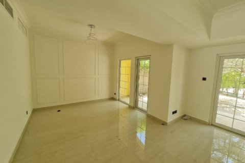 2 bedrooms Apartment in Dubai Land, UAE No. 163049 15