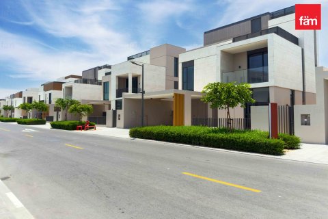 4 bedrooms Villa in Dubai, UAE No. 165475 7