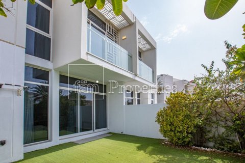 3 bedrooms Townhouse in Dubai, UAE No. 165474 3