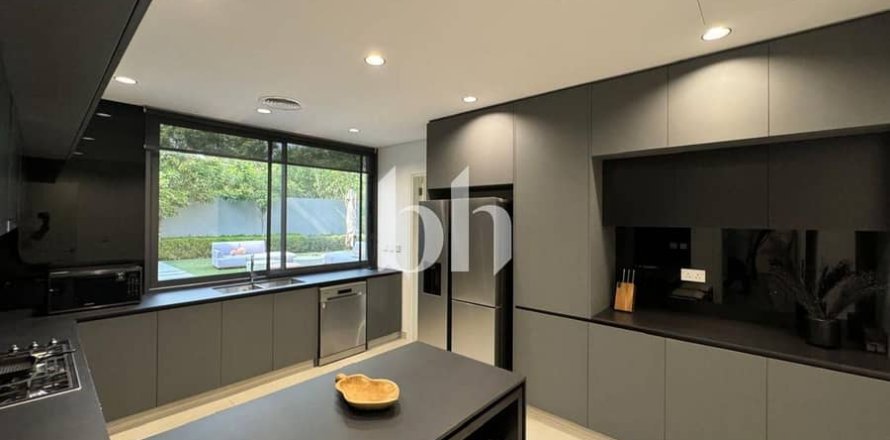 Villa de 5 dormitorios  No. 113349