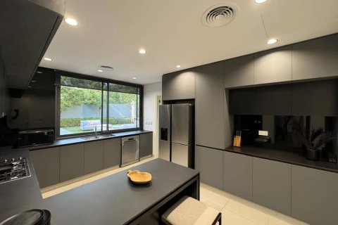 5 bedrooms Villa  No. 113349 2