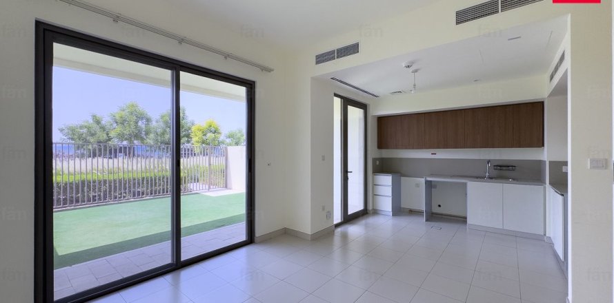 4 bedrooms Villa  No. 111145