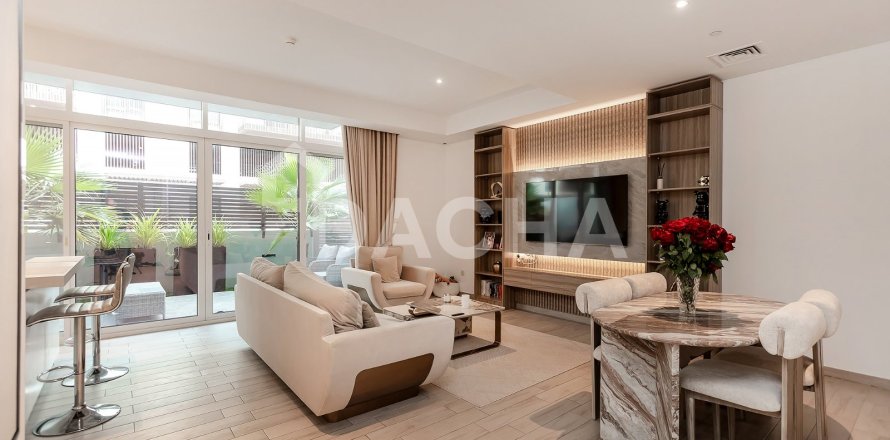 Квартира с 2 спальнями в District 15, ОАЭ №155673