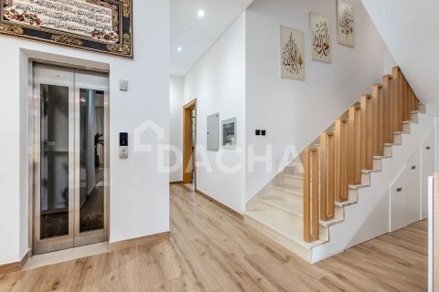 Вилла с 5 спальнями в Nad Al Sheba 1, ОАЭ №155672 20