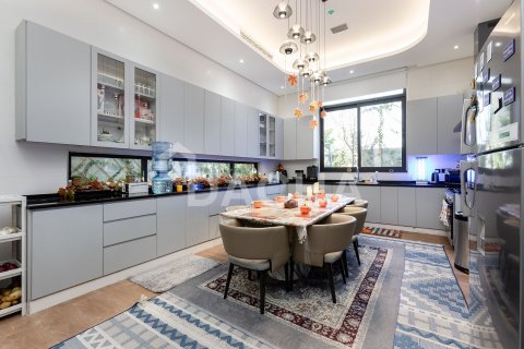 Вилла с 5 спальнями в Nad Al Sheba 1, ОАЭ №155672 22