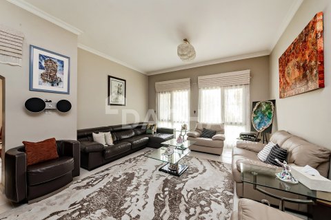 4 bedrooms Villa in Meadows, UAE No. 161268 6