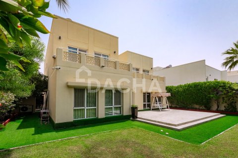 4 bedrooms Villa in Meadows, UAE No. 161268 3