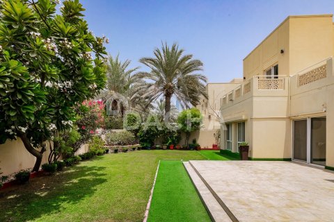 4 bedrooms Villa in Meadows, UAE No. 161268 30