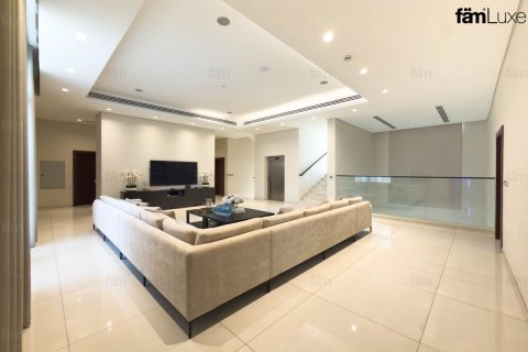 6 bedrooms Villa in Dubai, UAE No. 208292 5