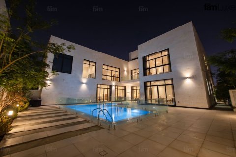 6 bedrooms Villa in Dubai, UAE No. 208292 4