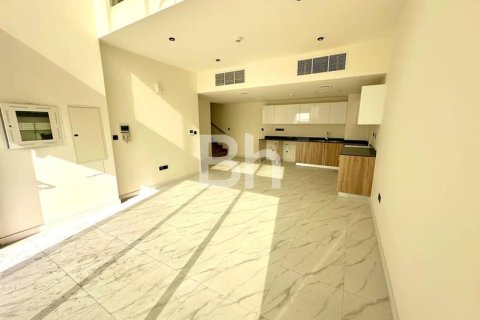 Townhouse de 3 dormitorios  No. 114781 2