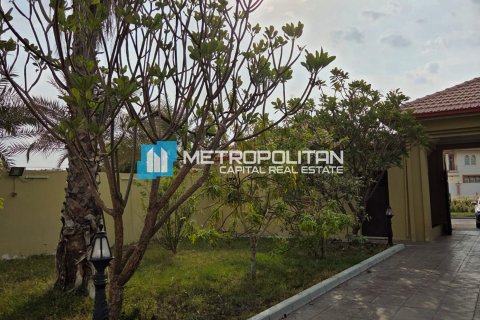 7 bedrooms Villa in Khalifa City, UAE No. 135409 9