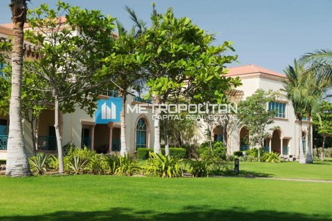 Вилла с 4 спальнями  №135406