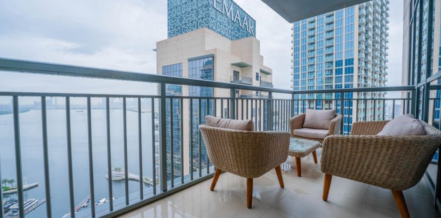 3 bedrooms Apartment in Dubai, UAE No. 210243