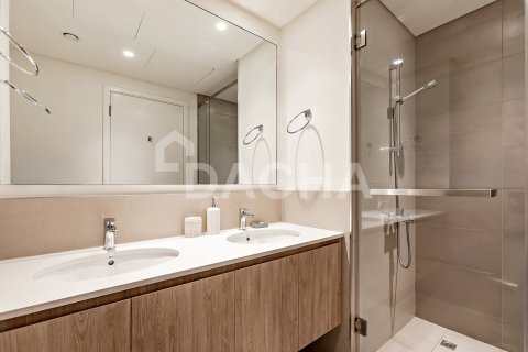 Квартира с 3 спальнями в Executive Residences, ОАЭ №155770 4