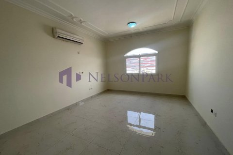 4 bedrooms Villa in Doha, Qatar No. 57214 12