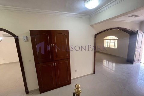 4 bedrooms Villa in Doha, Qatar No. 57214 5
