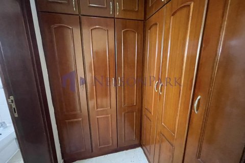 4 bedrooms Villa in Doha, Qatar No. 57214 18
