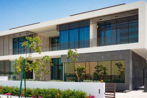 Villa de 7 dormitorios  No. 110918 2