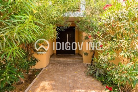 Villa de 3 chambres à Al Barsha, UAE No. 85985 5